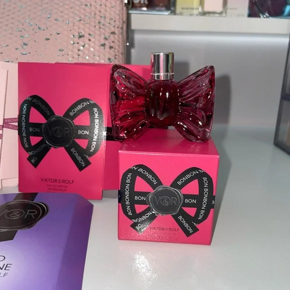 VIKTOR & ROLF 🩷
